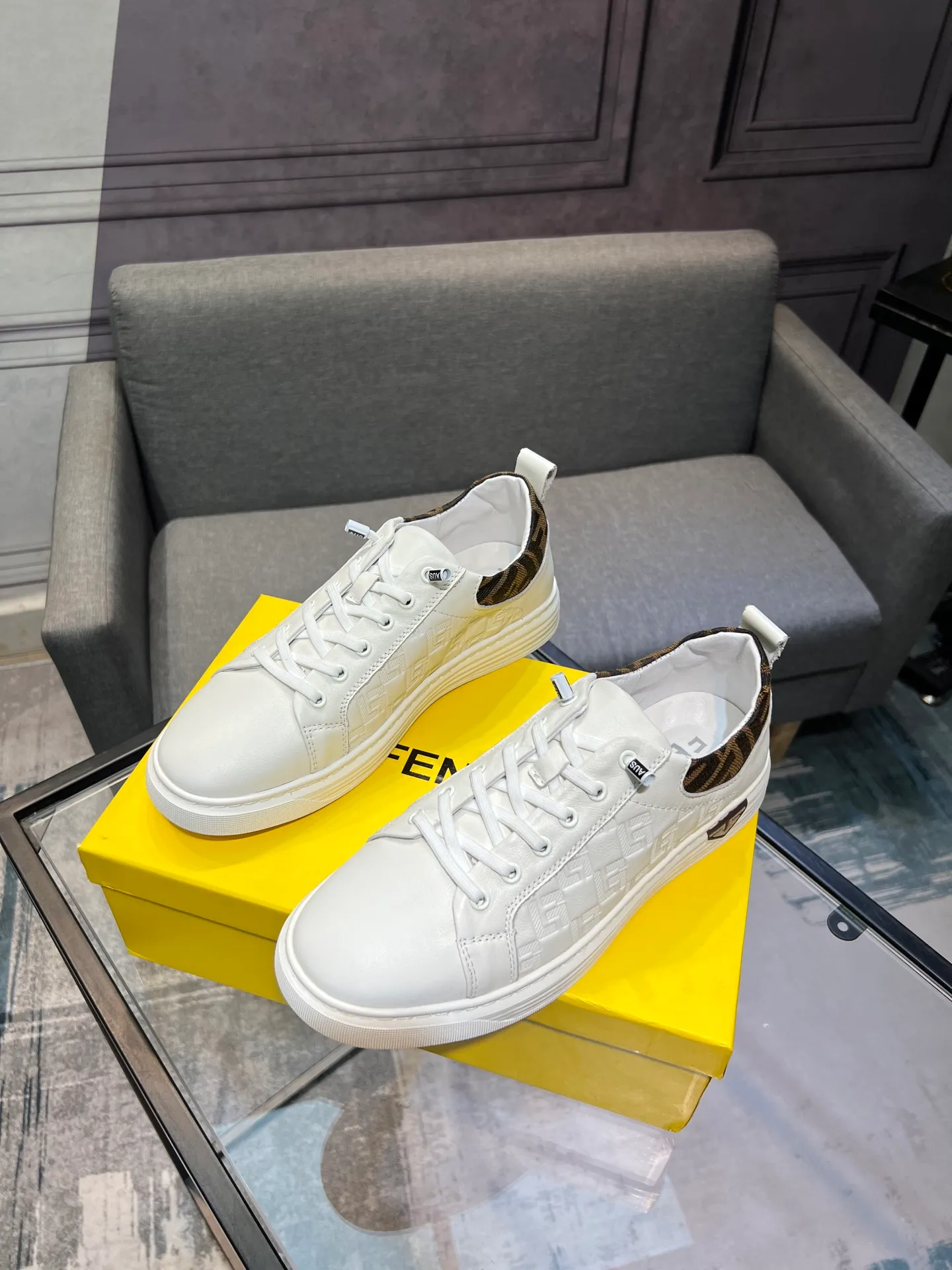 Men's men's shoes 💰400 [FENDI] Spring and Autumn new style 🙈original replica! Reproduced from the original 💯, the workmanship is top-notch, 💪💪💪 cowhide leather upper ➕ genuine leather feet, 👻 suitable for all kinds of travel! Number of yards 38-44